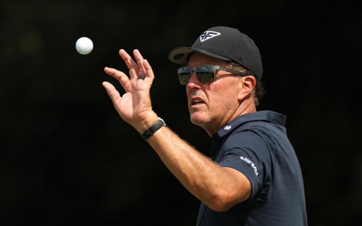 Phil Mickelson tiết lộ sẽ có thêm các golfer PGA Tour gia nhập LIV Golf trong năm 2024