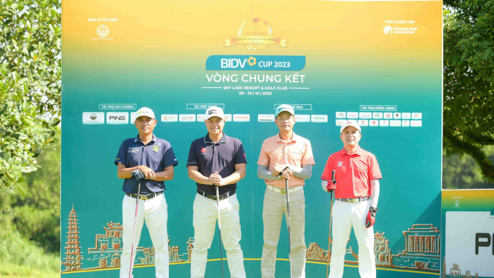 CLB họ Nguyễn Thăng Long toàn thắng trong ngày mở màn VCK giải Vô địch các CLB Golf Hà Nội Mở rộng - BIDV Cup 2023