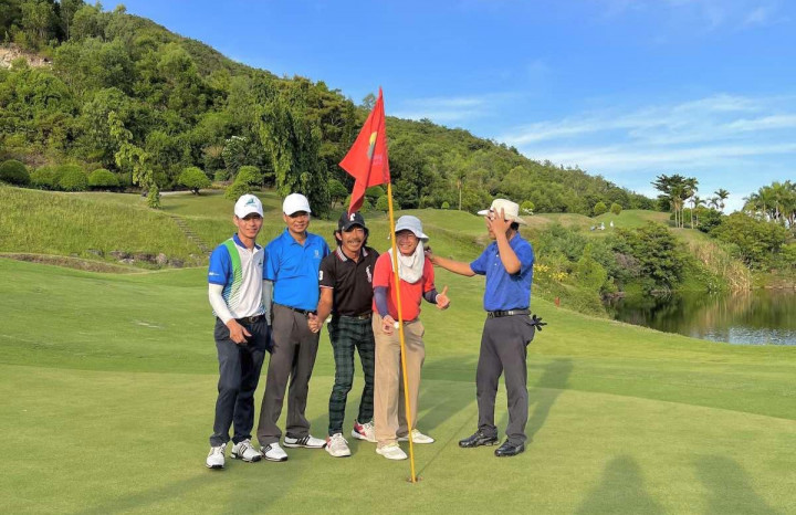 Golfer Võ Hữu Dương phá tan sự vắng bóng điểm ace trên sân golf Diamond Bay với giải thưởng 200 triệu từ VGS Sport