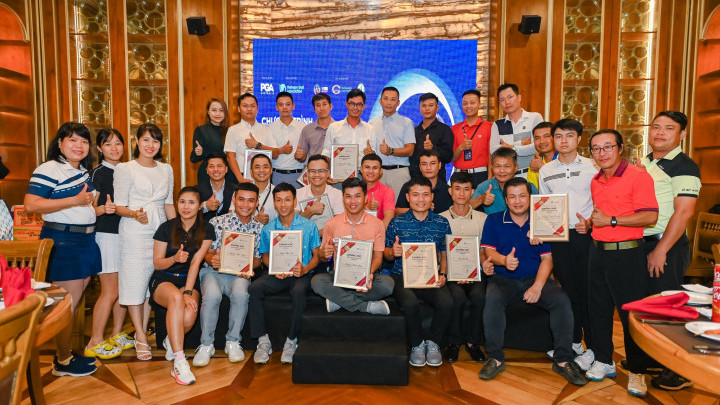 Thêm 17 huấn luyện viên được cấp chứng chỉ của Hiệp hội golf Việt Nam