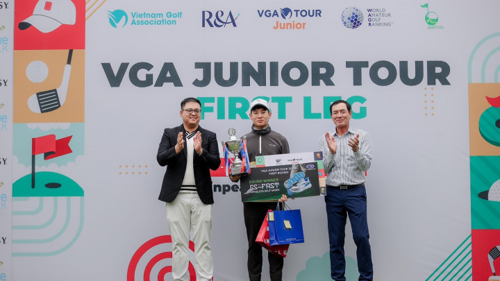 Đoàn Uy bảo vệ thành công ngôi vô địch VGA Junior Tour chặng 1
