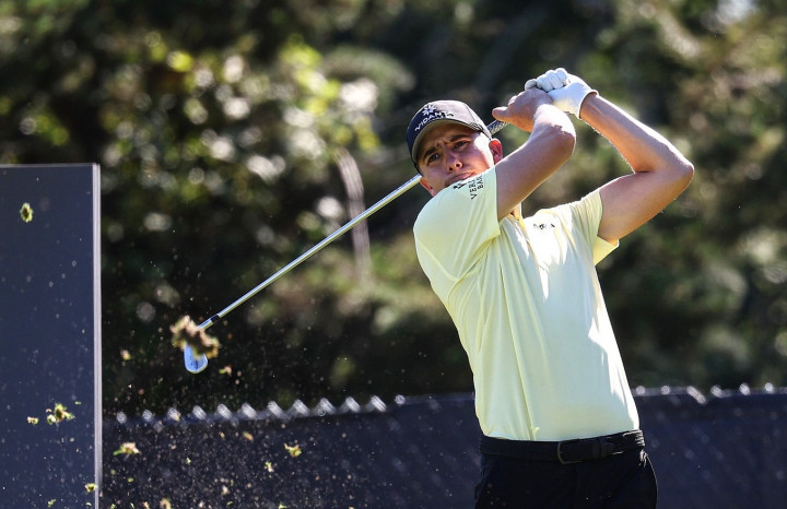 Tân binh Carlos Ortiz dẫn đầu vòng 1 LIV Golf Invitational Portland