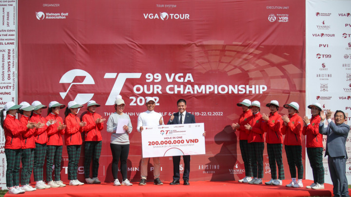 Tăng Nhơn Phú trở thành golfer đầu tiên nhận được tiền thưởng khi ghi HIO tại VGA Tour