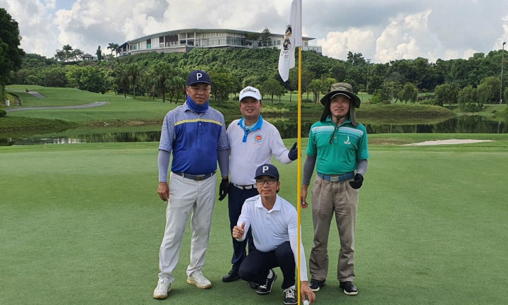Golfer Nguyễn Hữu Phong nhận 200 triệu đồng từ VGS Sport